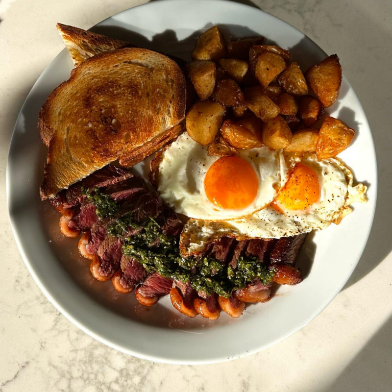 Steak and Eggs a Healthy Meal